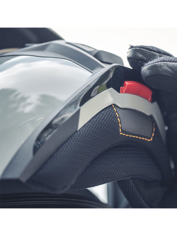 Zestaw: Kask szczękowy Schuberth E2 szary + dedykowany interkom motocyklowy + Gratisy