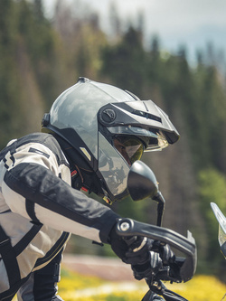 Zestaw: Kask szczękowy Schuberth E2 szary + dedykowany interkom motocyklowy + Gratisy
