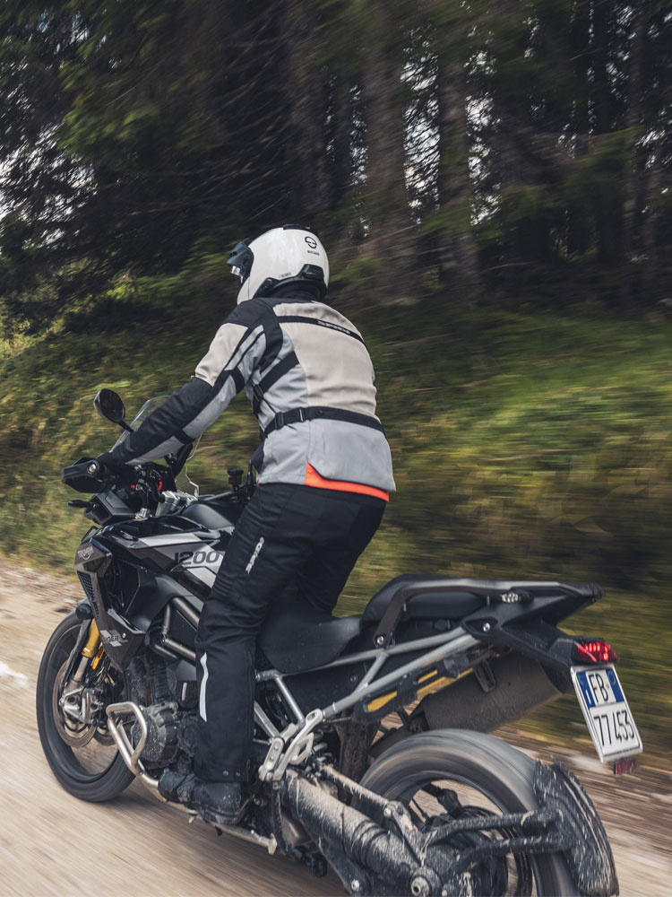 Zestaw: Kask szczękowy Schuberth E2 biały połysk + dedykowany interkom motocyklowy + Gratisy