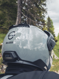 Zestaw: Kask szczękowy Schuberth E2 szary + dedykowany interkom motocyklowy + Gratisy