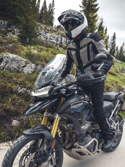 Zestaw: Kask szczękowy Schuberth E2 biały połysk + dedykowany interkom motocyklowy + Gratisy