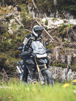 Zestaw: Kask szczękowy Schuberth E2 biały połysk + dedykowany interkom motocyklowy + Gratisy