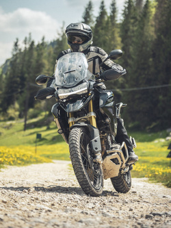 Zestaw: Kask szczękowy Schuberth E2 szary + dedykowany interkom motocyklowy + Gratisy