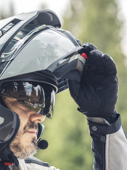 Zestaw: Kask szczękowy Schuberth E2 szary + dedykowany interkom motocyklowy + Gratisy