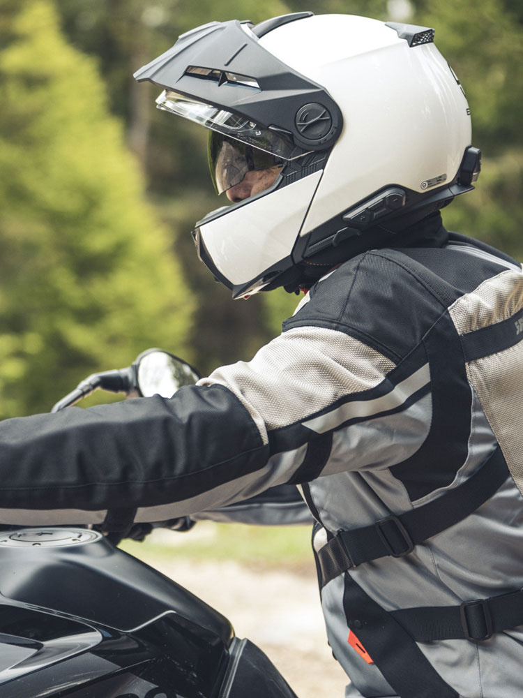 Zestaw: Kask szczękowy Schuberth E2 biały połysk + dedykowany interkom motocyklowy + Gratisy