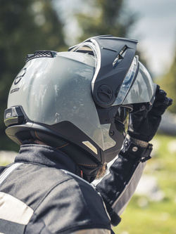 Zestaw: Kask szczękowy Schuberth E2 szary + dedykowany interkom motocyklowy + Gratisy
