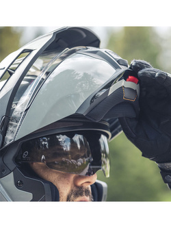 Zestaw: Kask szczękowy Schuberth E2 szary + dedykowany interkom motocyklowy + Gratisy