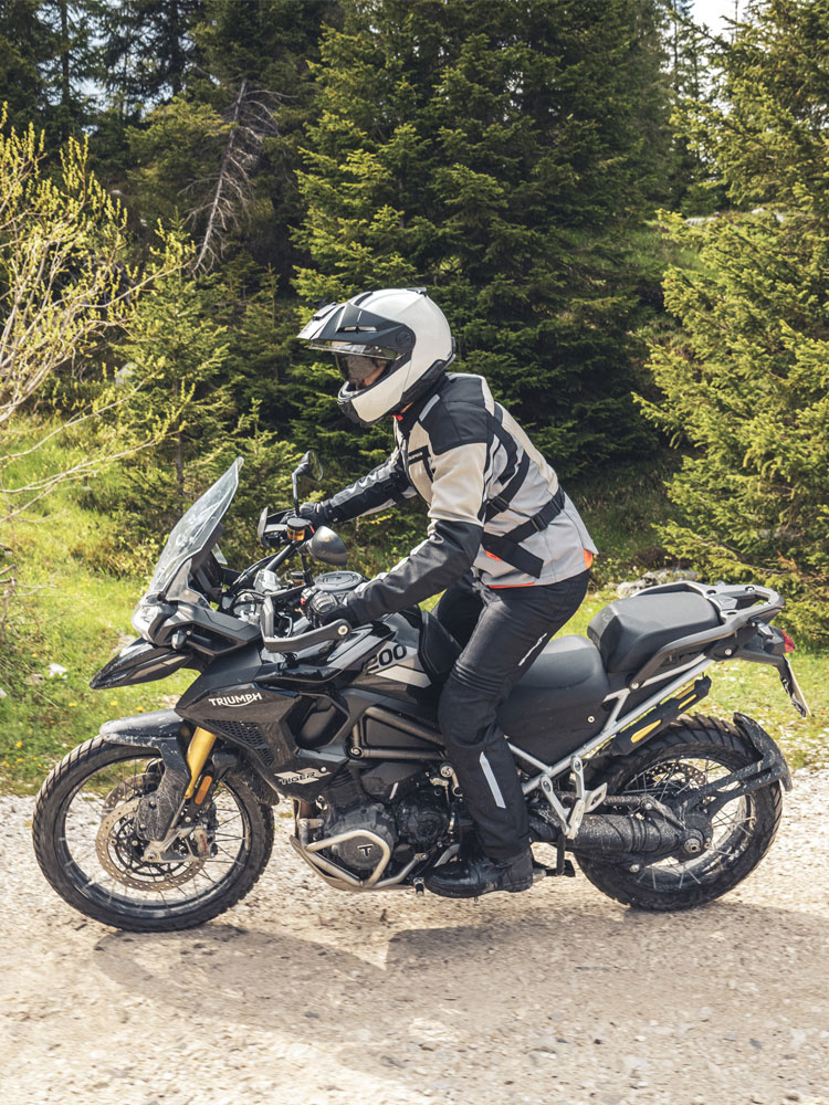 Zestaw: Kask szczękowy Schuberth E2 biały połysk + dedykowany interkom motocyklowy + Gratisy