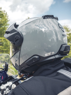 Zestaw: Kask szczękowy Schuberth E2 szary + dedykowany interkom motocyklowy + Gratisy