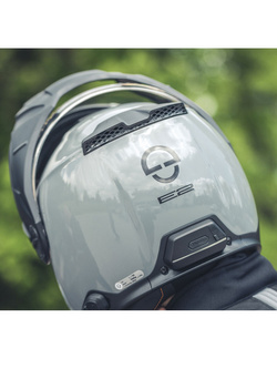 Zestaw: Kask szczękowy Schuberth E2 szary + dedykowany interkom motocyklowy + Gratisy