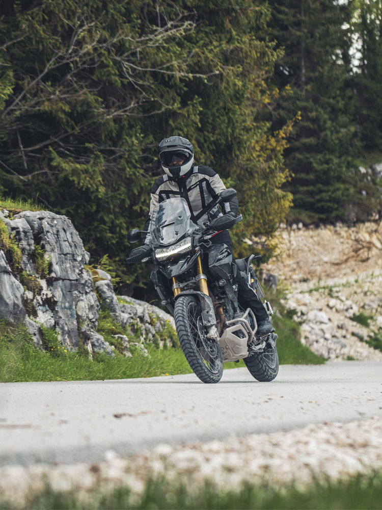 Zestaw: Kask szczękowy Schuberth E2 biały połysk + dedykowany interkom motocyklowy + Gratisy