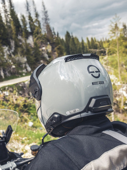 Zestaw: Kask szczękowy Schuberth E2 szary + dedykowany interkom motocyklowy + Gratisy