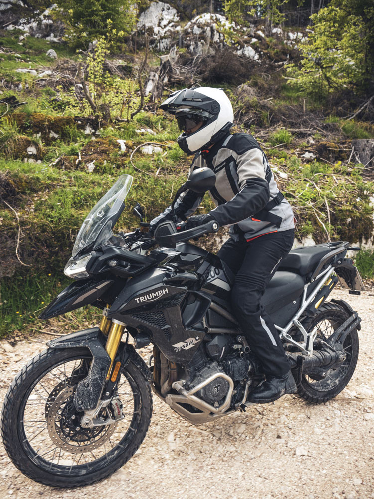 Zestaw: Kask szczękowy Schuberth E2 biały połysk + dedykowany interkom motocyklowy + Gratisy